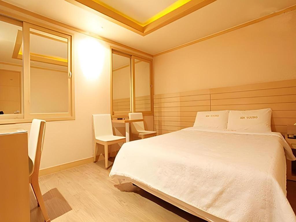 Sinyoung Motel Seoul Exteriör bild